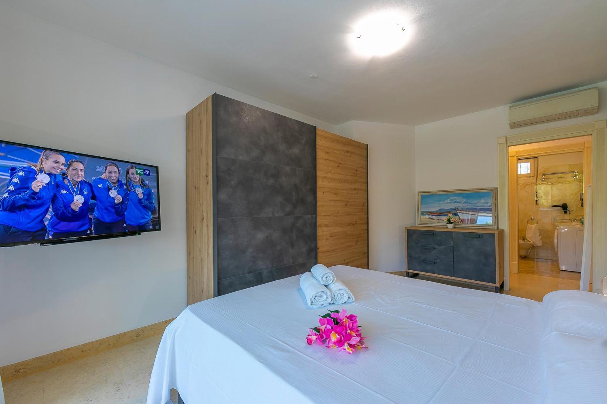 Rivoltella Apt With Pool 600M From Lake - Happy Rentals ديسينسانو ديل غاردا المظهر الخارجي الصورة