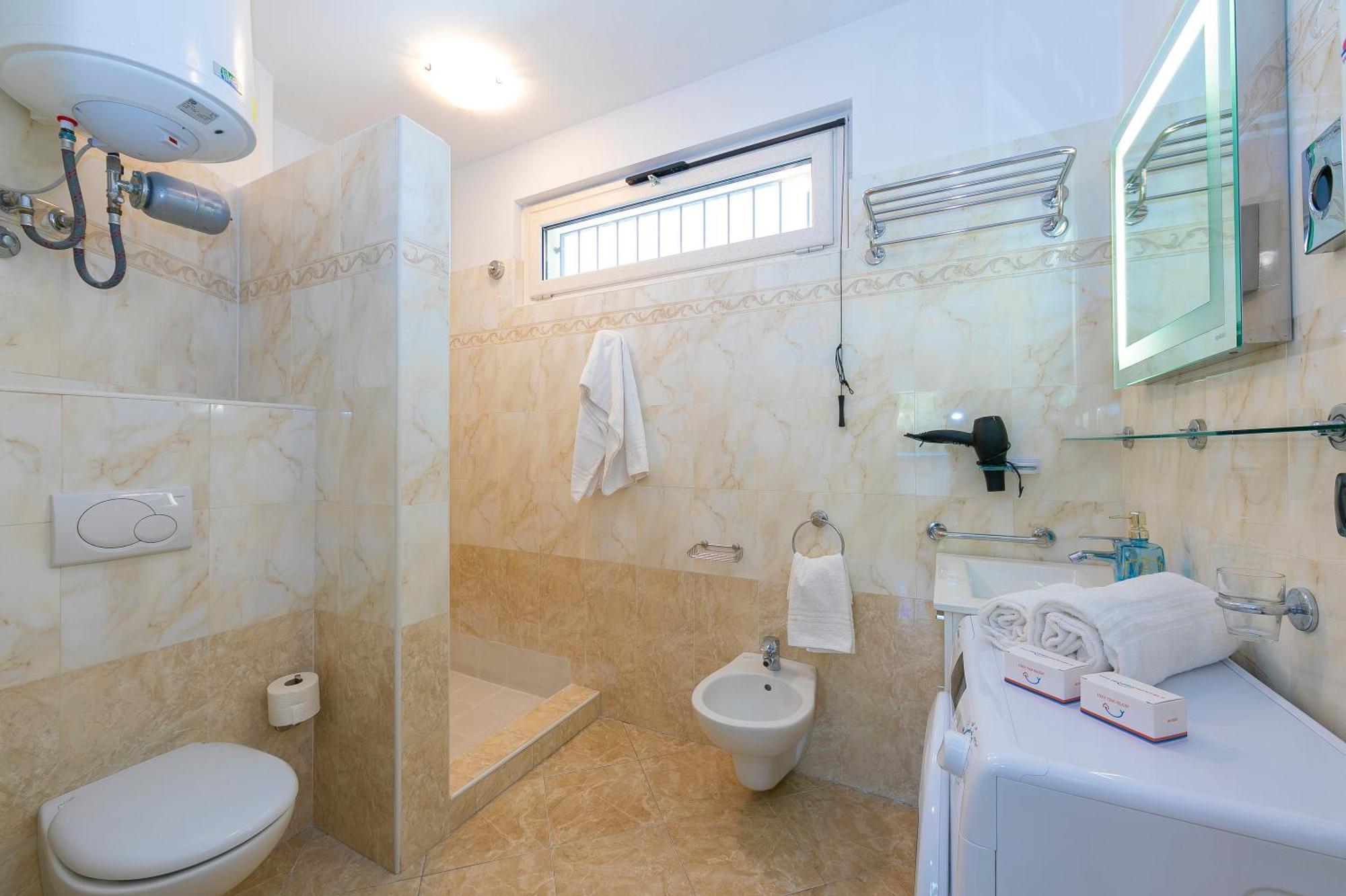 Rivoltella Apt With Pool 600M From Lake - Happy Rentals ديسينسانو ديل غاردا المظهر الخارجي الصورة